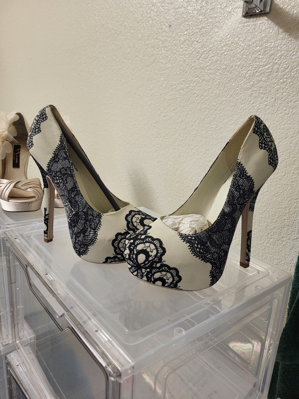 Charlotte Russe Cream and Black Lace Pattern Platform Heels
